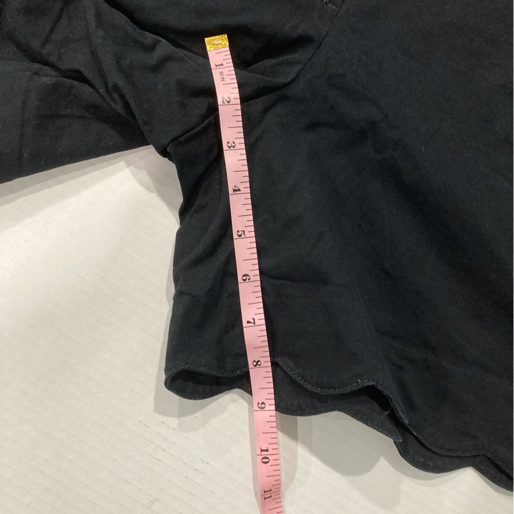 Loft Black Shorts
Size 12
Scalloped bottom - Picture 5 of 9